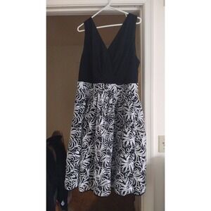 Roz & Ali Cocktail Dress‎ Size 14 Black White Sleeveless Textured Ribbon Sequin